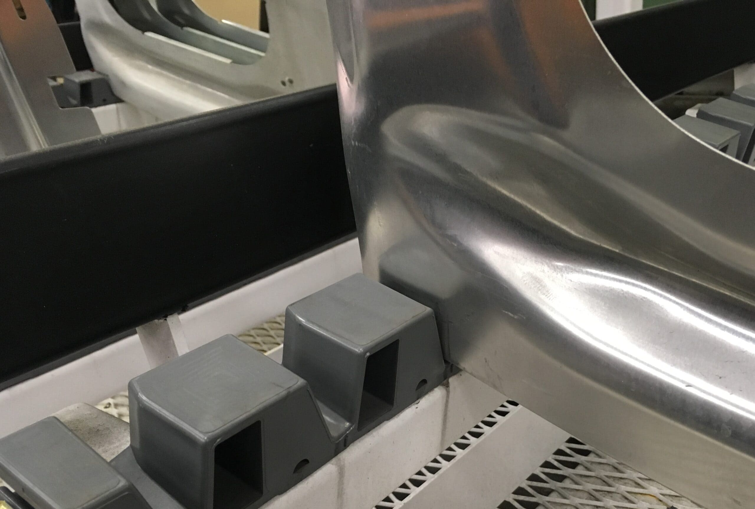 Rack for liftgate stamping
